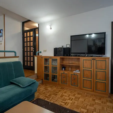 Maj, - Center Apartamento *