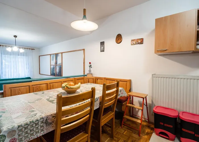 Maj, - Center * كْرانْيِسكا غورا