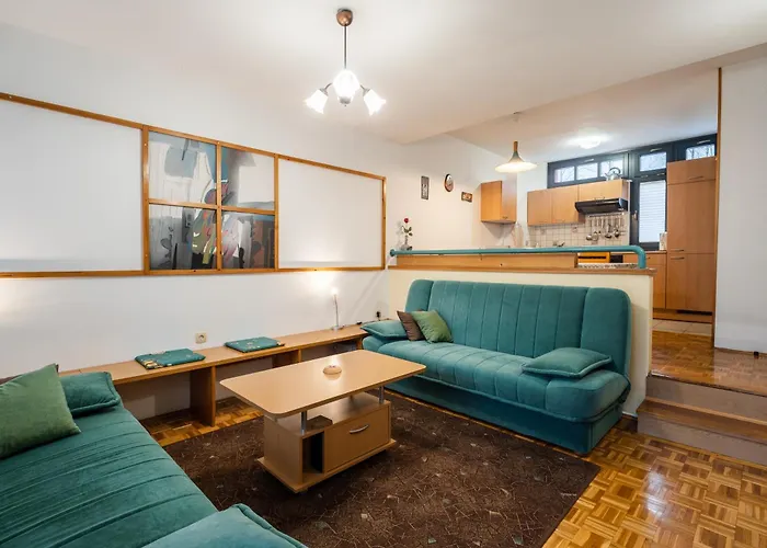 Maj, - Center كْرانْيِسكا غورا