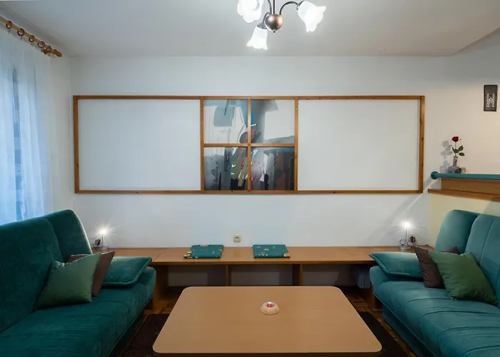 شقة Maj, - Center